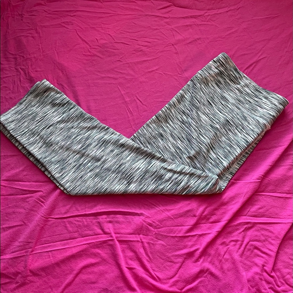 Fabletics mid-calf crop leggings